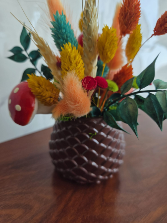 Decoratiune cu flori uscate in recipient con maro [2]