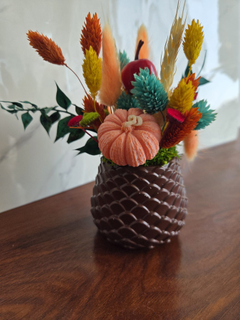 Vaze decorative - Decoratiune cu flori uscate in recipient con maro