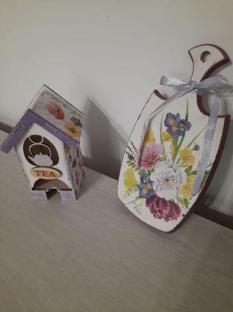 Decoratiuni - Set tocator si casuta pentru ceai