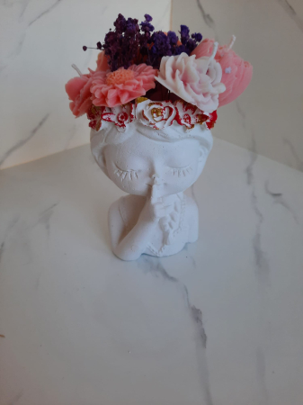 Vaze decorative - Minivaza fetita cu flori din ceara