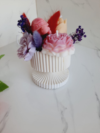 Vaze decorative - Minivaza cu picior si flori din ceara