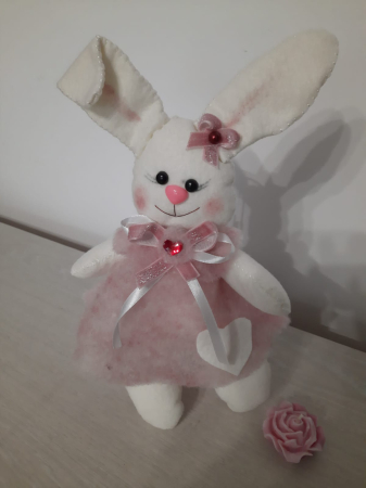 Decoratiuni pentru copii - Iepuras cu rochita roz