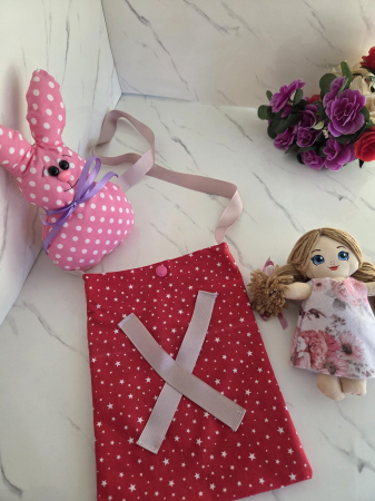 Decoratiuni pentru copii - Set de joaca- Sacosa, papusa si iepuras