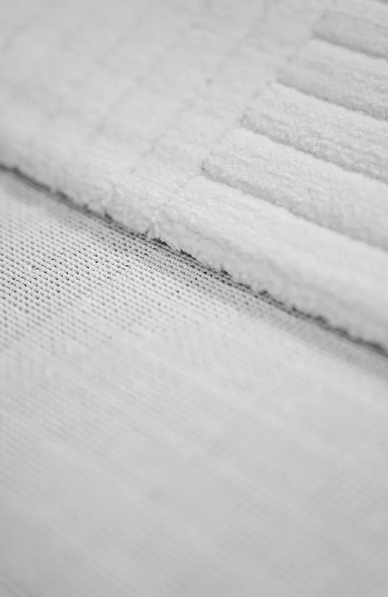 Covor modern Pierre Cardin Vermont Pure Frost alb cu model geometric minimalist [3]