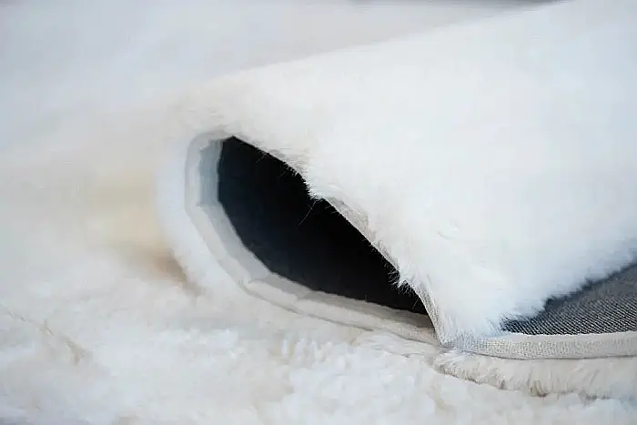 Covor din blănita Alb Ivory [2]