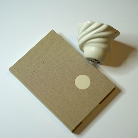 Cadouri speciale - Set bej jurnal  & ceasca Shell Swan