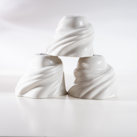 Cesti cafea lucrate manual din portelan alb design valuri [1]