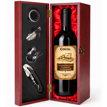 Cutie cadou cu vin personalizat pentru coleg [1]