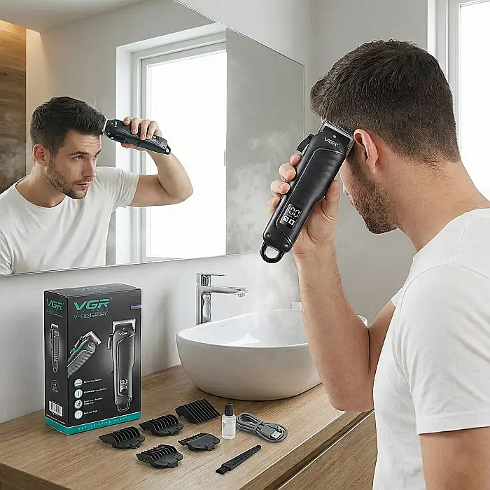 Aparat de Tuns Profesional VGR V-683 – 2000mAh, Lame din Oțel Inoxidabil, Autonomie 200 min, Încărcare USB, 4 Piepteni de Tăiere [4]