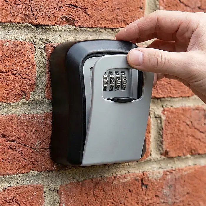 Seif pentru Chei cu Cifru Numeric – Cutie Metalică din Oțel Solid, Cod 4 Cifre Personalizabil, Rezistent la Intemperii, Montaj pe Perete și Design Compact 12x9x4 cm: Securitate Maximă și Acces Rapid p [4]