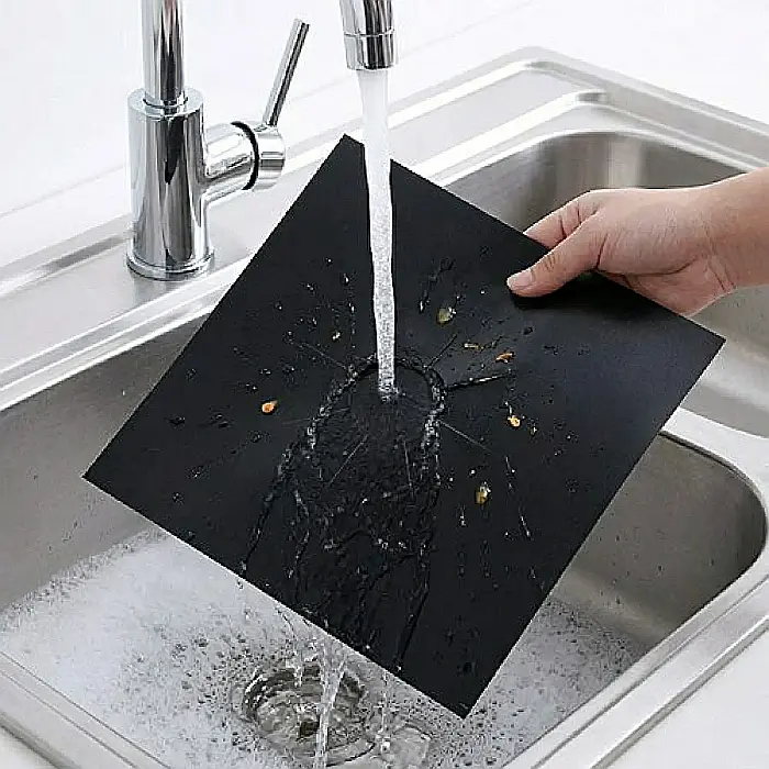 Set 4 Folii Protecție Aragaz din Teflon – 27x27 cm, Lavabile și Reutilizabile, Rezistente la Temperaturi Înalte, Design Universal Ajustabil, Negru [4]