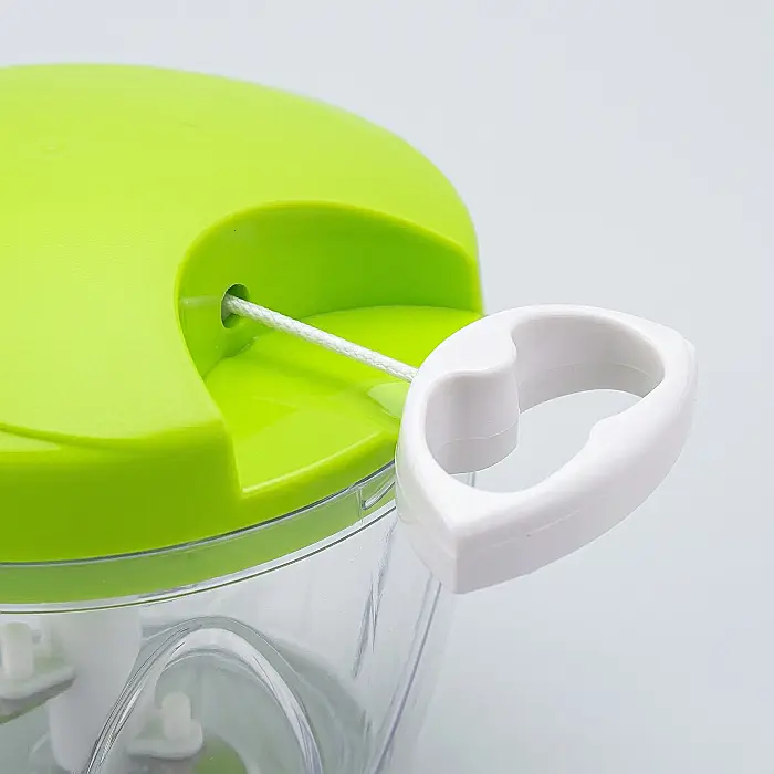 Dispozitiv Manual pentru Mărunțit Fructe și Legume – 3 Lame din Inox, Bază Antiderapantă, Sistem cu Șnur și Mâner Ergonomic, 12 x 9 cm, Capac Verde/Transparent [4]