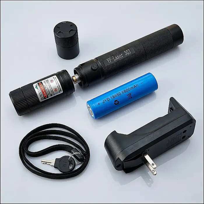 Laser Pointer Verde cu LED – Acumulator 4500 mAh, Lungime de Undă 532 nm, Rază Vizibilă Peste 10 km, Cutie Transport și Încărcător Inclus [4]