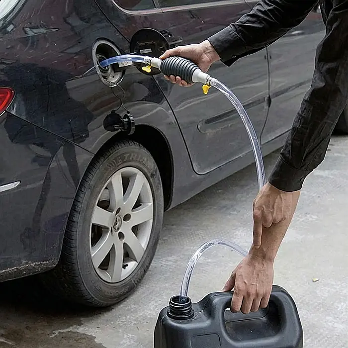 Pompă Manuală pentru Transfer Lichide Tip Sifon – Pentru Benzină, Ulei și Apă, Furtun 1.5 m din PVC, Include Cleme de Prindere, Portabilă și Ușor de Utilizat, Fără Electricitate [4]