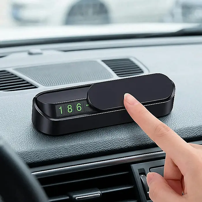 Afișaj Număr Telefon pentru Bord Auto – Design Autoadeziv, Rezistent și Durabil, Instalare Simplă, Vizibilitate În Parcări, Negru, Dimensiuni 130 x 33,3 x 15,6 mm [2]