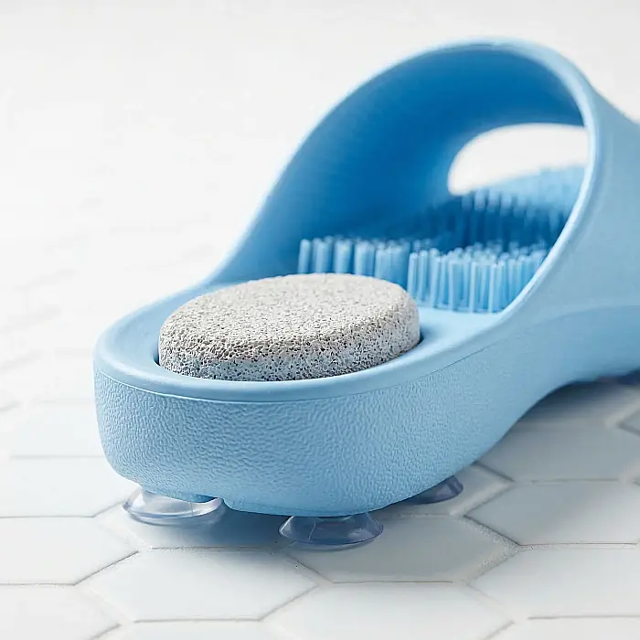 Papuc de Baie cu Ventuze și Perii pentru Masaj Easy Feet – Curățare, Relaxare și Exfoliere fără Efort, Piatră Ponce Integrată pentru Călcâie, Design Anti-alunecare, Albastru [3]