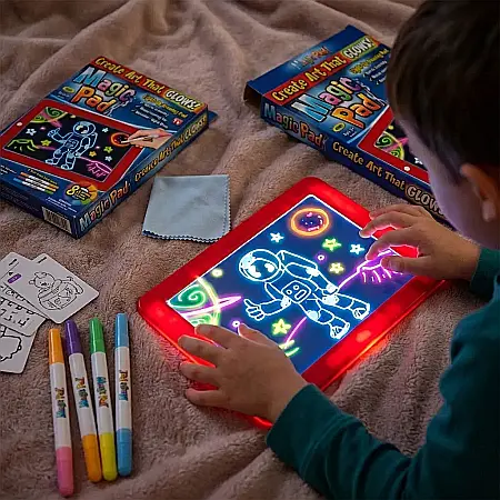 Jucării - Planșă Magică pentru Desenat cu LED – 8 Efecte Luminoase Colorate, Ecran Transparent, 14 Schițe de Desen, 4 Carioci Fluorescente și Design Portabil: Universul Creativității și al Învățării fără Mizeri