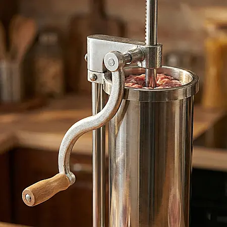Mașină de Fabricat Cârnați Verticală 2,5 kg – Inox Premium, 4 Pâlnii Interschimbabile și Disc de Etanșare: Preparate Tradiționale Impecabile la Tine Acasă [3]