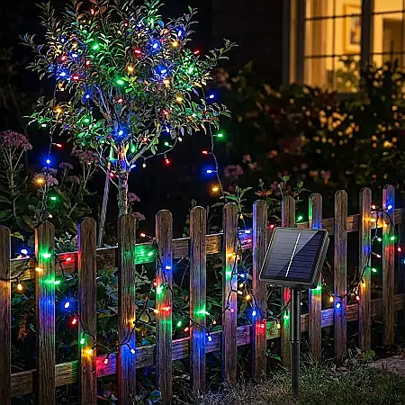 Iluminat - Instalație LED Solară pentru Exterior – 30 m, 300 LED-uri Multicolor, 8 Moduri Inteligente de Iluminare, Panou Solar Inclus și Rezistență la Temperaturi Extreme