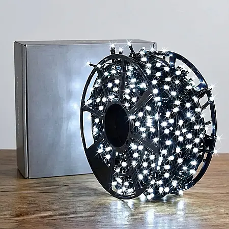 Iluminat - Pachet 4x Instalație de Crăciun Liniară Model 6027 – Total 400 m, 4000 LED-uri Alb Rece, Funcție Flash și Rezistență la Apă: Decor Festiv Monumental pentru Casă și Afaceri