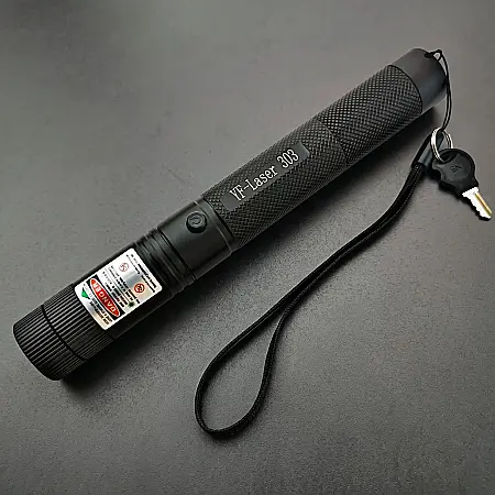 Gadgeturi - Laser Pointer Verde cu LED – Acumulator 4500 mAh, Lungime de Undă 532 nm, Rază Vizibilă Peste 10 km, Cutie Transport și Încărcător Inclus