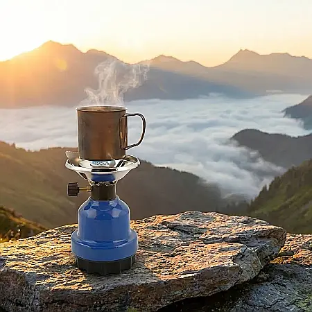 Plită pe Gaz Portabilă pentru Camping și Drumeții – Un Singur Arzător, Alimentare cu Cartușe, Design Compact, Bază Stabilă și Metal Rezistent: Libertate Culinară și Confort sub Cerul Liber [1]