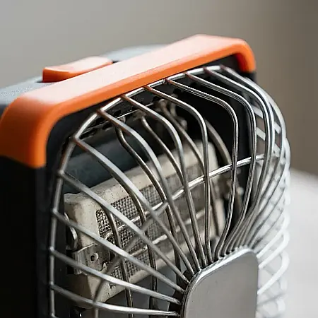 Aerotermă Mini 1000W - Încălzire Ceramică, Termostat Reglabil, Timer, Telecomandă, 3 Trepte de Putere, Design Tip Șemineu, Protecție Supraîncălzire, Culoare Gri [1]