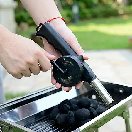 Dispozitiv Manual de Suflat Aer pentru Grătar – Ușor de Folosit, Fără Electricitate, Mecanism Rotativ, Duză Metalică Rezistentă, Ideal pentru Cărbuni și Lemne [1]