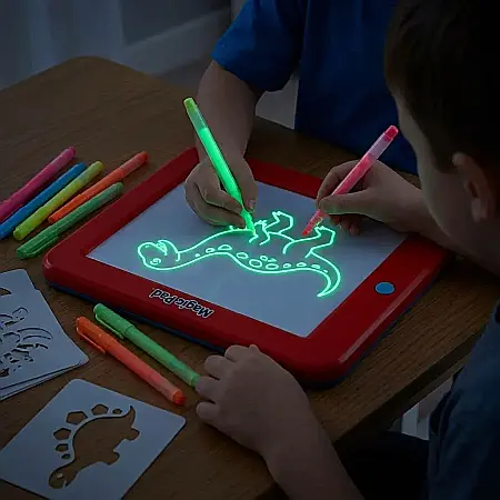Planșă Magică pentru Desenat cu LED – 8 Efecte Luminoase Colorate, Ecran Transparent, 14 Schițe de Desen, 4 Carioci Fluorescente și Design Portabil: Universul Creativității și al Învățării fără Mizeri [3]