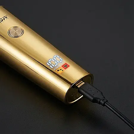 Aparat de Tuns Profesional VGR-947 Gold Edition – Autonomie Record 500 Min, Baterie 2000 mAh, 4 Piepteni de Ghidaj și Design Luxos: Stil, Precizie și Performanță la Tine Acasă [2]