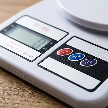 Cântar Digital de Bucătărie SF-400 – Precizie 1g, Capacitate Maximă 10 kg, Funcție Tare, Afișaj LCD, Ideal pentru Rețete și Dieta Echilibrată [3]