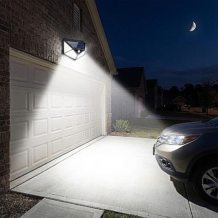 Casă & Grădină - Lampă Solară cu Senzor de Mișcare – 100 LED, 600 Lumen, Unghi 270°, Rezistentă la Ploaie și Ninsoare, Baterie 1800mAh, Iluminare Curte, Terasă și Garaj