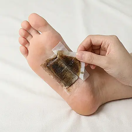 Set 100 Plasturi Kinoki pentru Detoxifiere – Elimină Toxinele, Revitalizează Corpul, Îmbunătățește Somnul și Circulația: Terapie Naturală 100% pentru o Vitalitate Sporită [2]