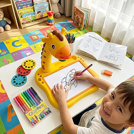 Masă-Proiector de Desenat pentru Copii – 24 Modele, Set Creioane Watercolor, Șabloane și Carte de Colorat, Proiecție Rotativă și Claritate Reglabilă, Dezvoltă Creativitatea și Îndemânarea, 3–8 Ani [2]