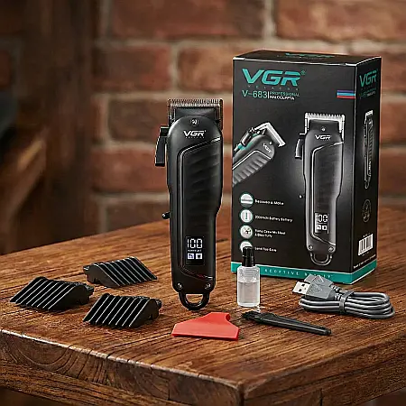 Aparat de Tuns Profesional VGR V-683 – 2000mAh, Lame din Oțel Inoxidabil, Autonomie 200 min, Încărcare USB, 4 Piepteni de Tăiere [1]