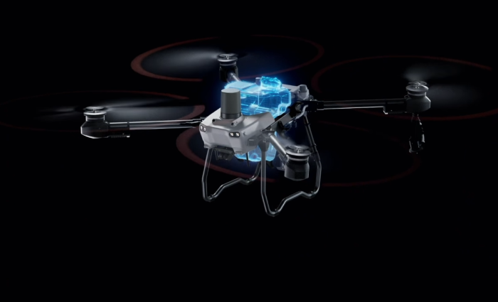 Dronă Agricolă Compactă DJI Agras T25 în Operațiune de Stropire [4]