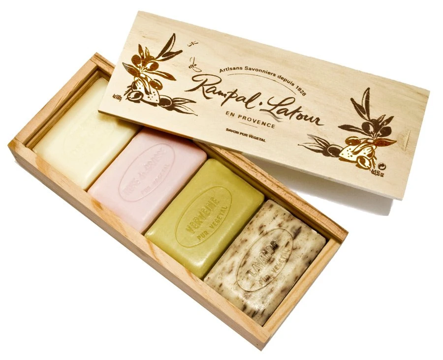 Baie și duș - 4 săpunuri naturale în cutie din lemn cadou