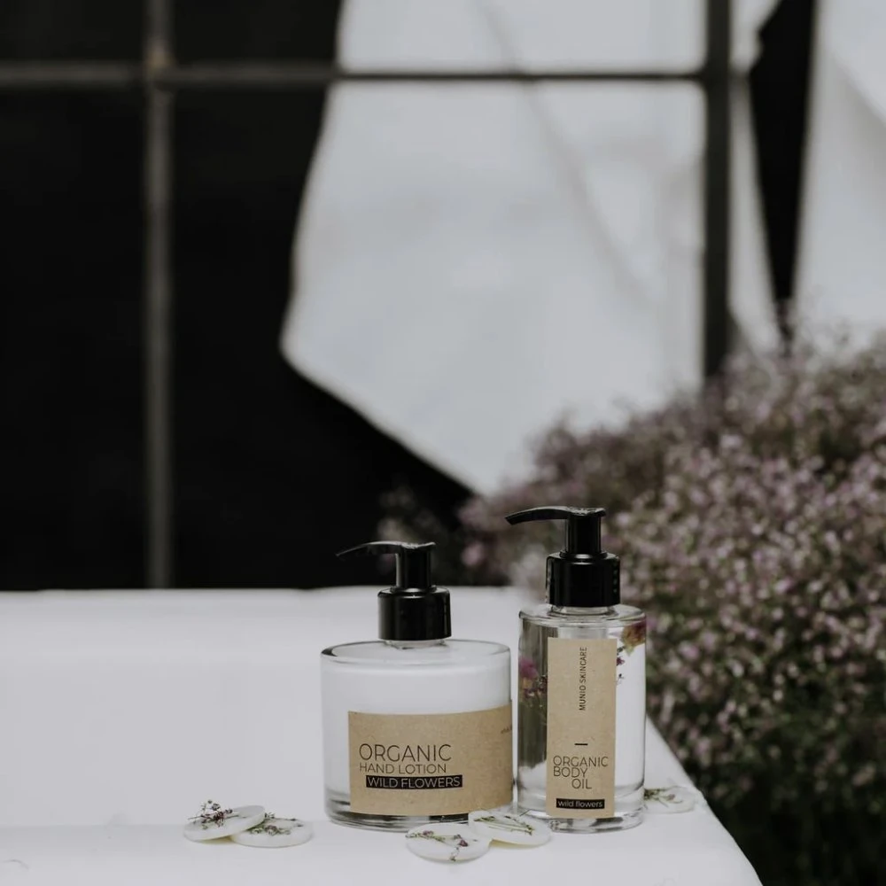 Loțiune de mâini organică WILD FLOWERS (dispenser din sticlă) [3]