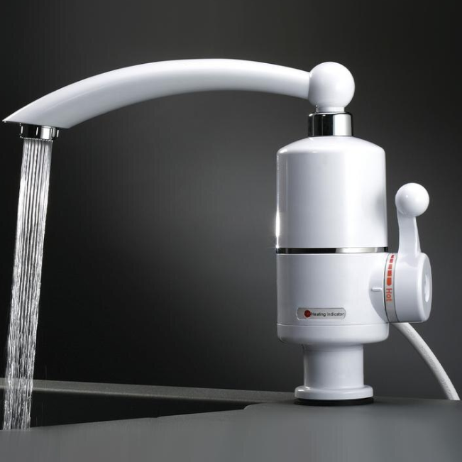 Robinet Electric cu Incalzire Instantanee, Apa Calda 30-60°C, 3000W, Afisaj LED, Pipa Rotativa 360°, Debit 2.5L/min, Protectie IPX4, Instalare Rapida, Ideal pentru Bucatarie, Baie, Garaj, Case de Vaca [2]