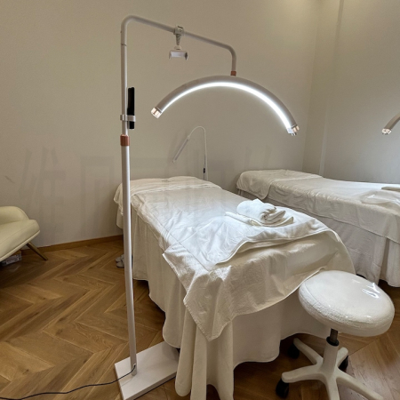 Lampa Profesionala pentru Make Up, Semiluna, cu LED 70 cm, 50 W, Lumina Calda, Rece, cu rotire 360°, ideala pentru Gene, Manichiura, Studio Tatuaje, Alba [3]