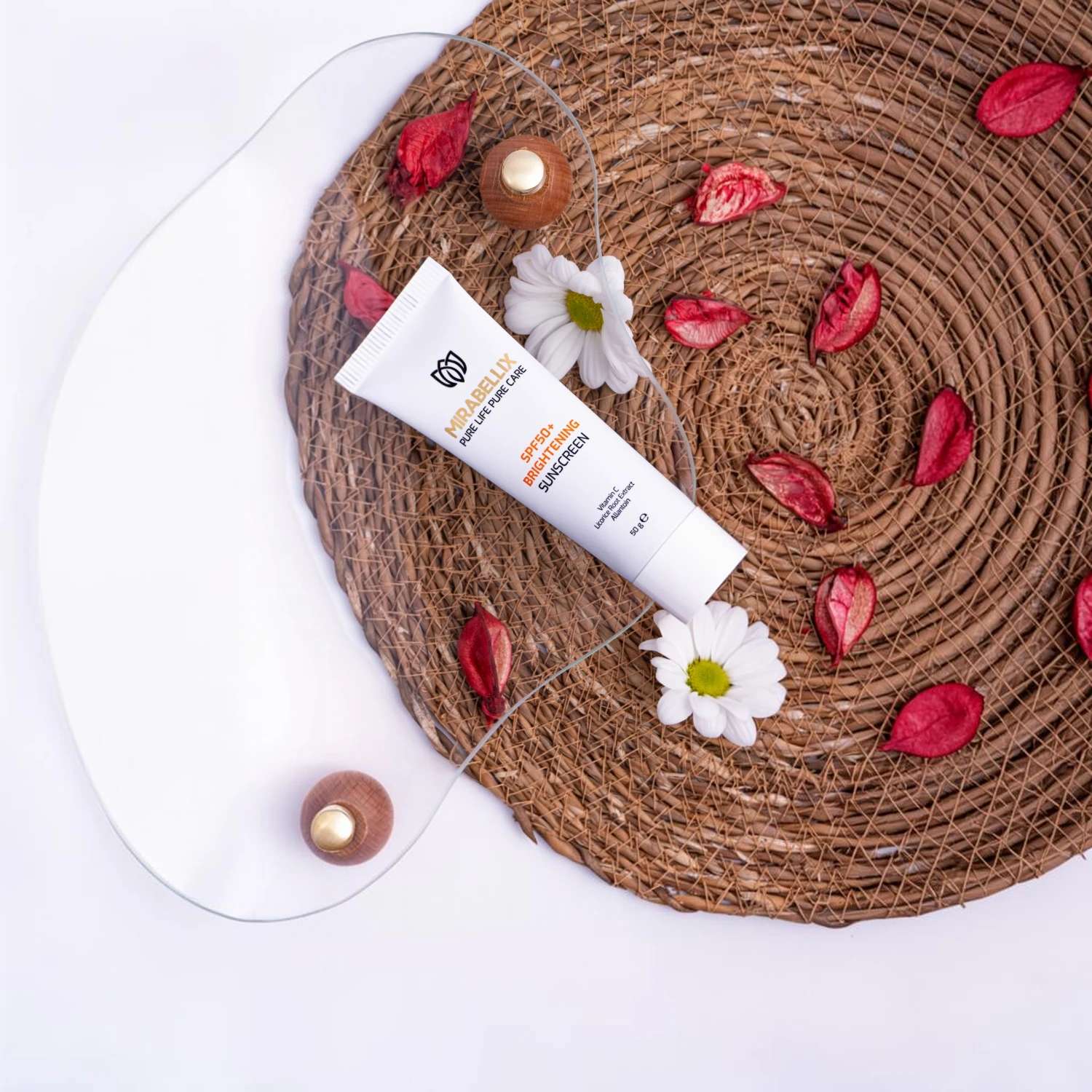 MIRABELLIX Crema Pentru Protectie Solara Iluminatoare SPF50+ cu Vitamina C si Extract de Lemn Dulce, 50 ml [2]