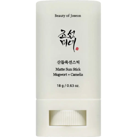 Protecţie solară - BEAUTY OF JOSEON Matte Sun Stick Mugwort + Camelia SPF 50 (18 g) – Stick protecţie solară cu pelin și ceai verde pentru aplicare ușoară, calmare și protecție UV ridicată