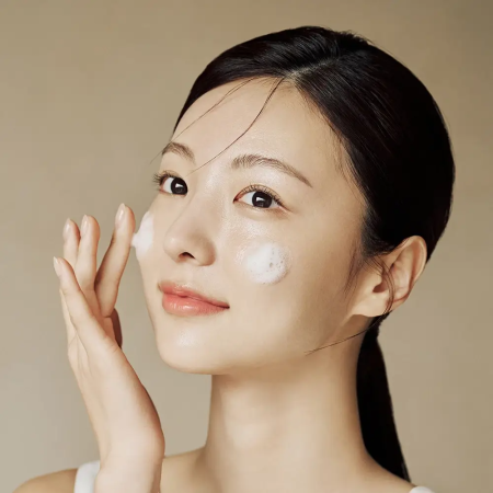 SKIN1004 Madagascar Centella Double Cleansing Duo – Set cu Centella Asiatica și ulei de jojoba pentru curățare dublă. Elimină eficient machiajul și impuritățile, menținând pielea hidratată și echilibr [4]