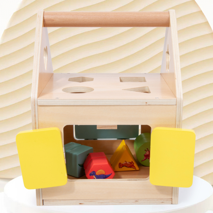 Casuta Montessori din lemn cu incuietori senzoriale și sortator forme 12+ [3]