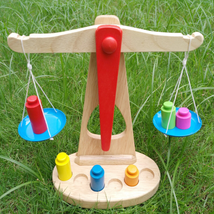 Joc Montessori balanta din lemn cu greutati – ZukiToys.ro [4]