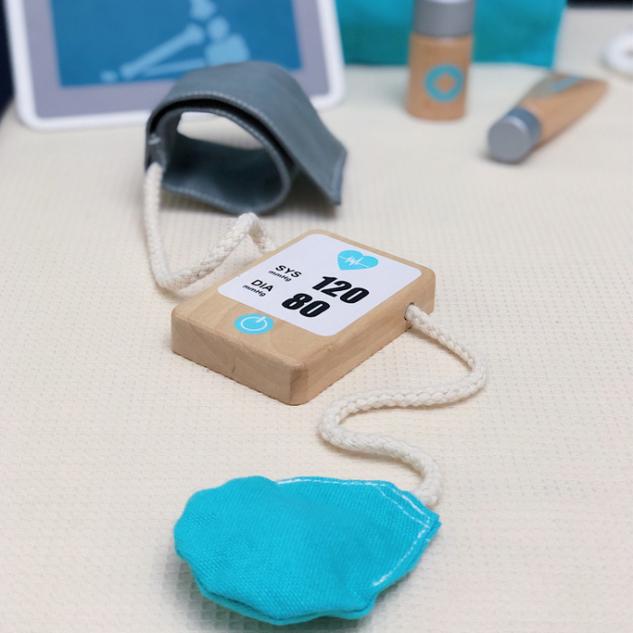 Set doctor Montessori din lemn – 18 piese cu geantă medicală pentru copii 36+ [3]