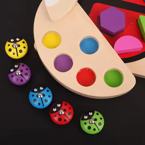 Set Joc Buburuza Magnetic Montessori cu Forme Geometrice [4]