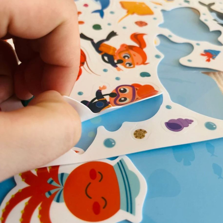 Carte educativă cu stickere reutilizabile – Animale marine (47 piese) [4]