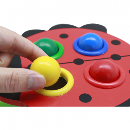 Joc "Buburuza" cu bilele – Banc din lemn educativ | ZukiToys.ro [2]