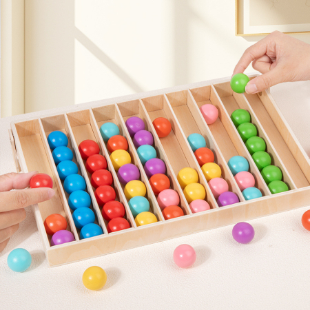 Jucarie Montessori din lemn pentru sortarea bilelor colorate [1]